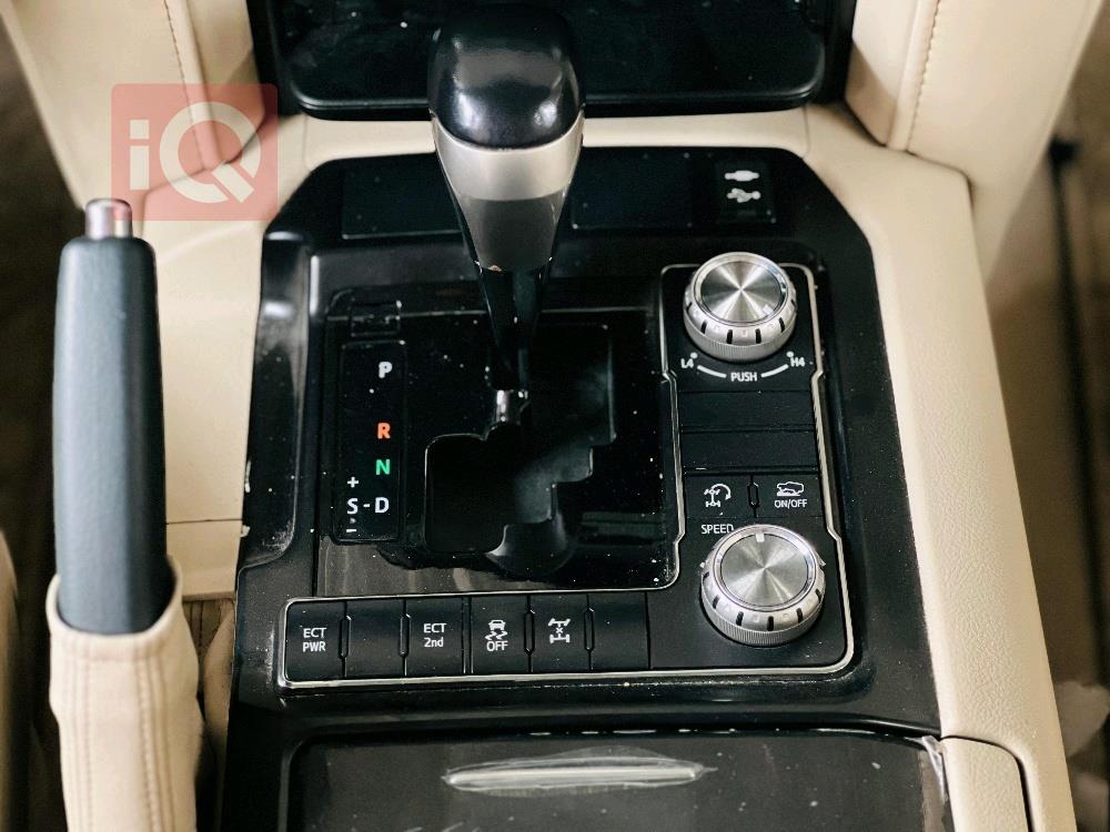 تويوتا لاندكروزر